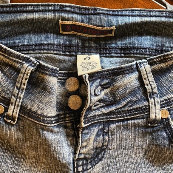 💜Younique jeans - Picture 2 of 4